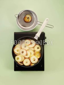 Eierlikör-Apfel Torte Step 4