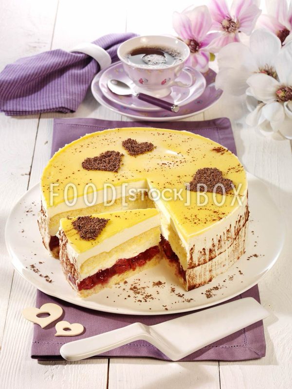 Eierlikör-Torte mit Kirschen 3