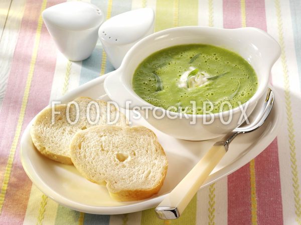 Erbsensuppe mit Crème fraîche 1