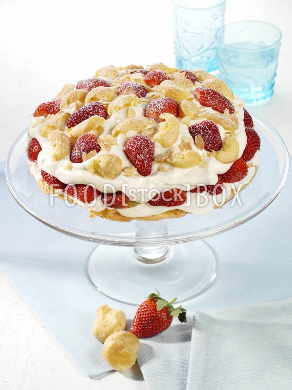 Erdbeer-Flocken-Torte 1