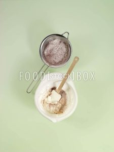 Erdbeer-Joghurt-Torte mit Minze Step 2