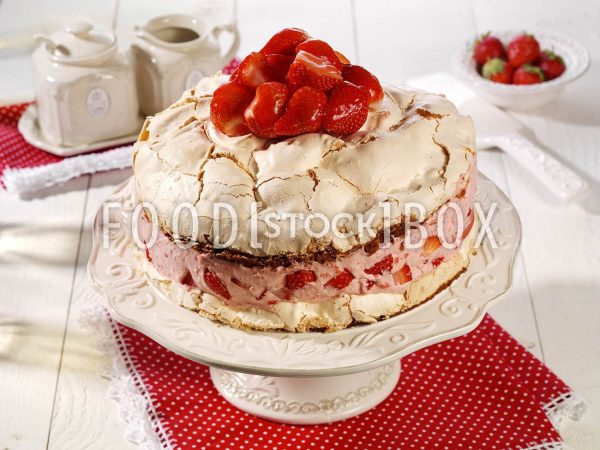 Erdbeertorte mit Baiser 1
