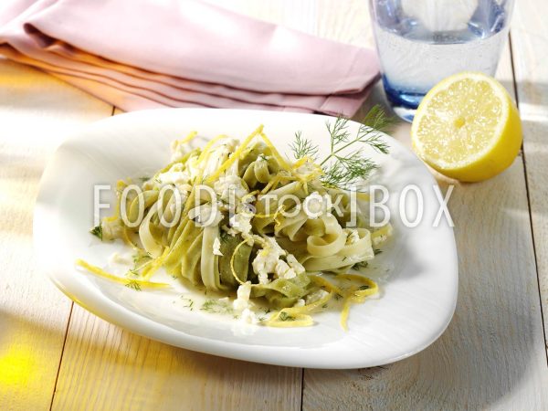 Feta-Bandnudeln