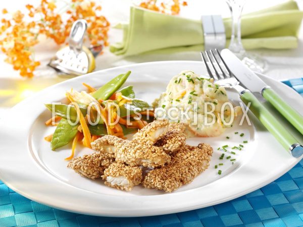 Fisch in Sesamhülle mit Möhren-Schnittlauchpüree