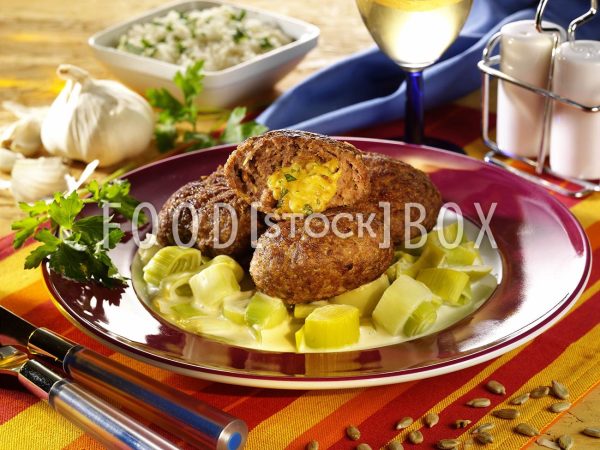 Frikadellen mit Käse-Füllung