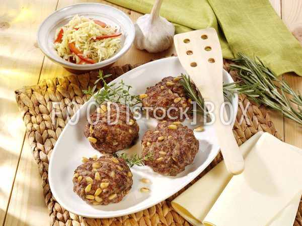 Frikadellen mit Pinenkernen 2
