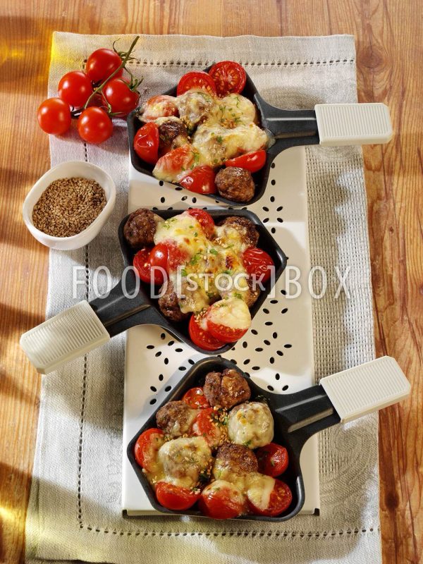 Frikadellen mit Tomaten 2