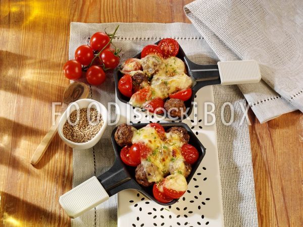 Frikadellen mit Tomaten 1
