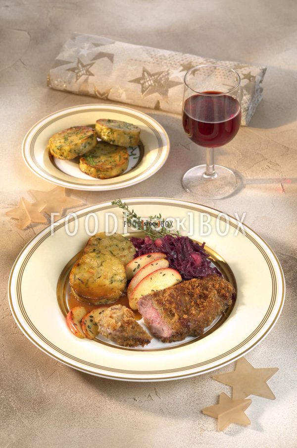 Gänseschnitzel auf Rotkohl