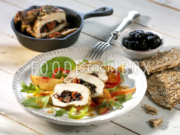 Gefüllte Hähnchenbrust auf Salat