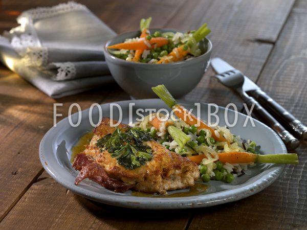 Gefülltes Schnitzel auf Reis
