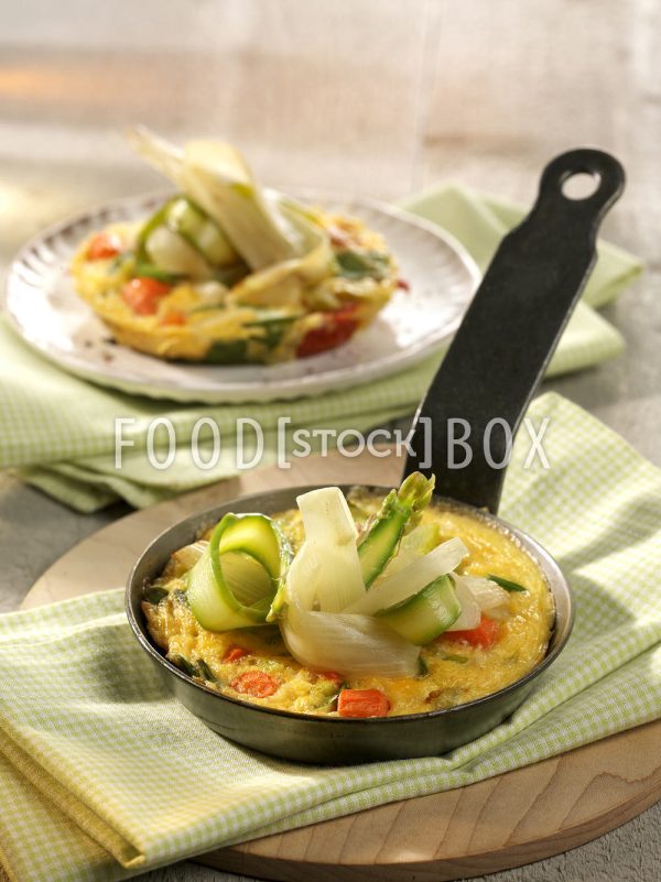 Gemüseomelette mit Spargelnudeln