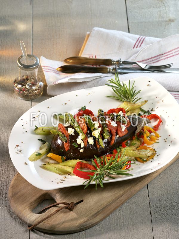Gespickte Aubergine