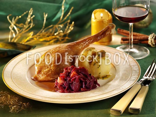 Gans mit Rotkohl und Klößen 1