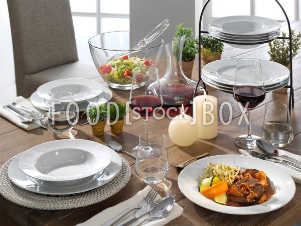 Gedeckter Tisch 1