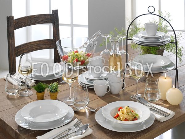 Gedeckter Tisch 2