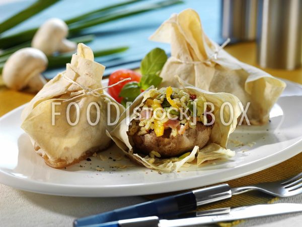 Gefüllte Champignons im Yufkateig