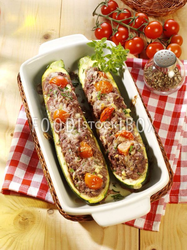 Gefüllte Zucchini mit Hackfleisch
