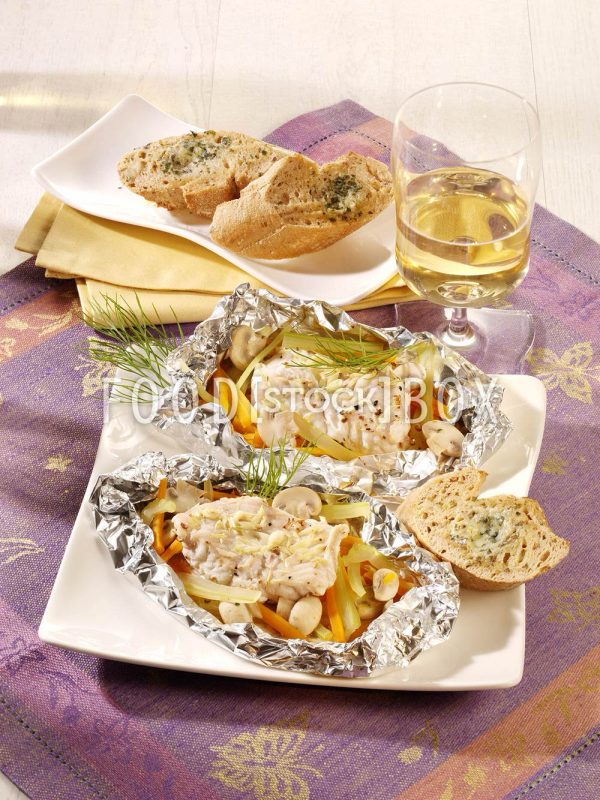 Gegrillter Lengfisch in Folie auf Gemüse / Cholesterinarm