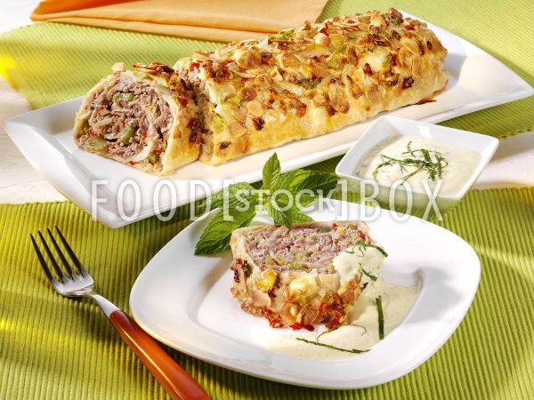 Gemüse-Hack-Strudel 1