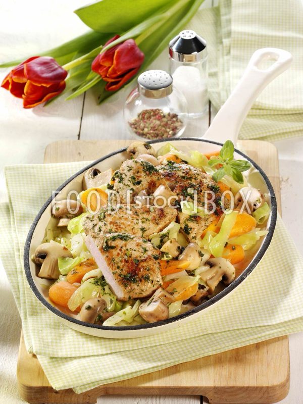 Gemüsepfanne mit Schnitzel