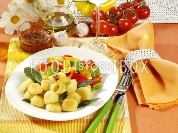 Gnocchi mit Tomatenpestofüllung
