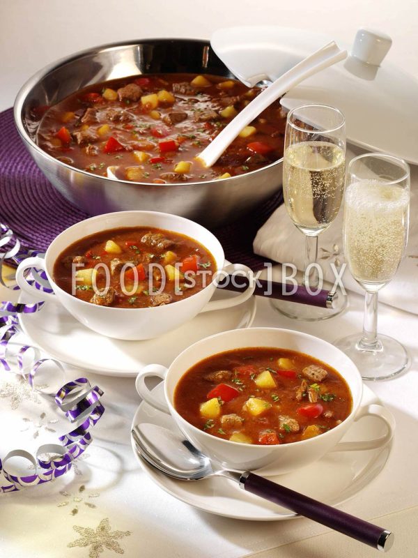 Gulaschsuppe mit Kartoffeln 3