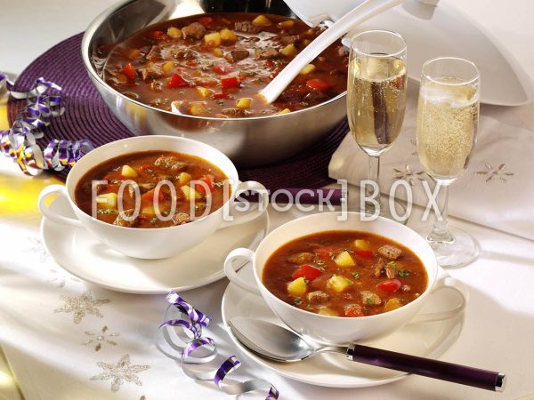 Gulaschsuppe mit Kartoffeln 4