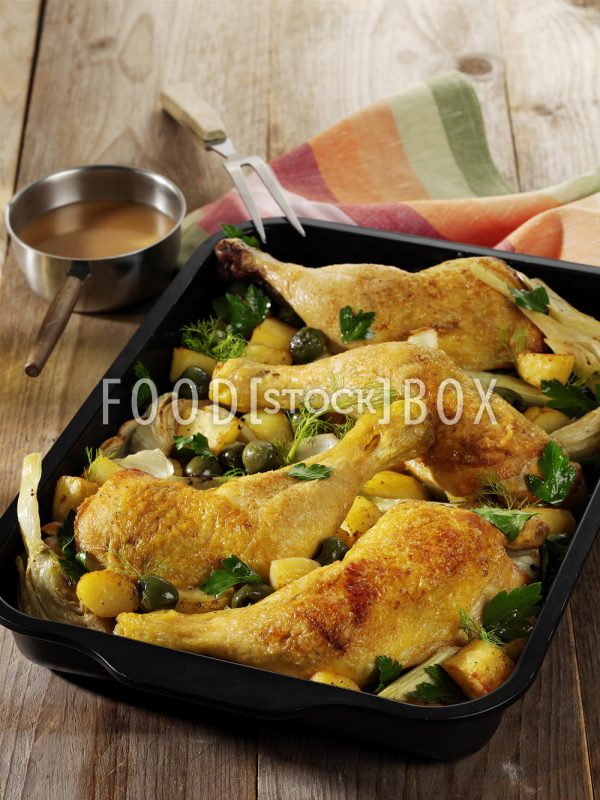 Hähnchen mit Gemüse und Oliven