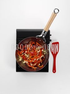 Hähnchenkeulen mit Paprika und roten Bohnen  Step 4