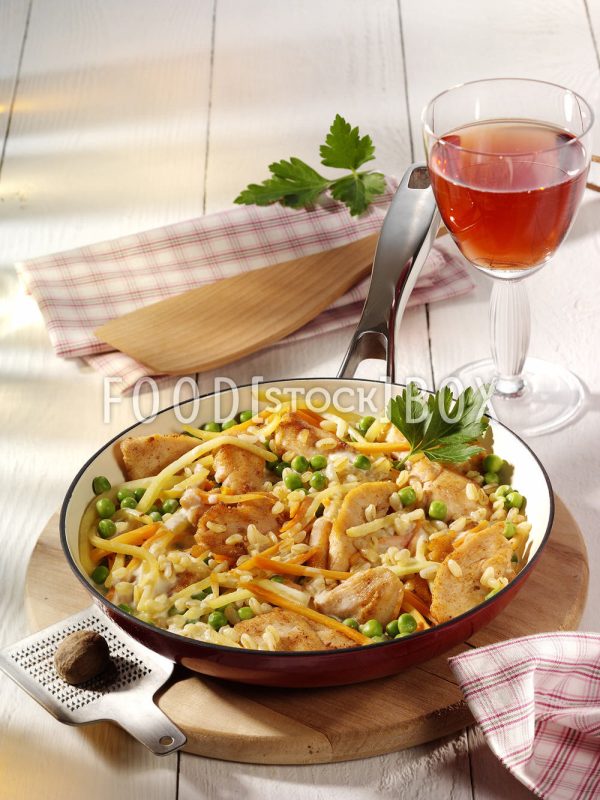Hähnchenpfanne mit Erbsen