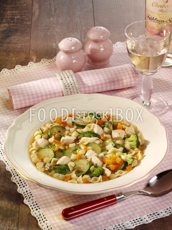 Hähnchentopf mit Nudeln