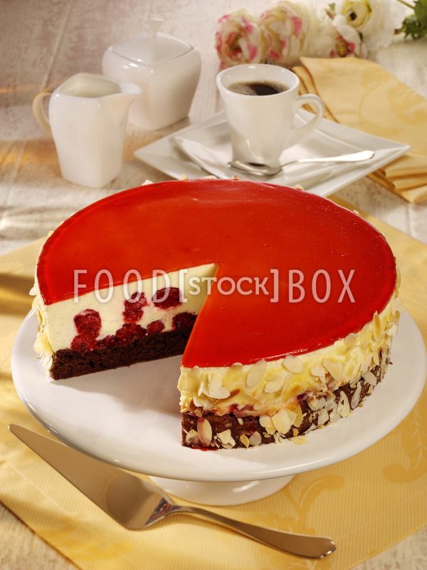 Feine Himbeer-Cremetorte