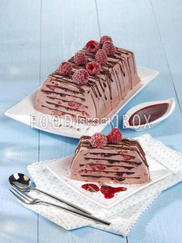 Himbeer-Parfait mit Schokolade