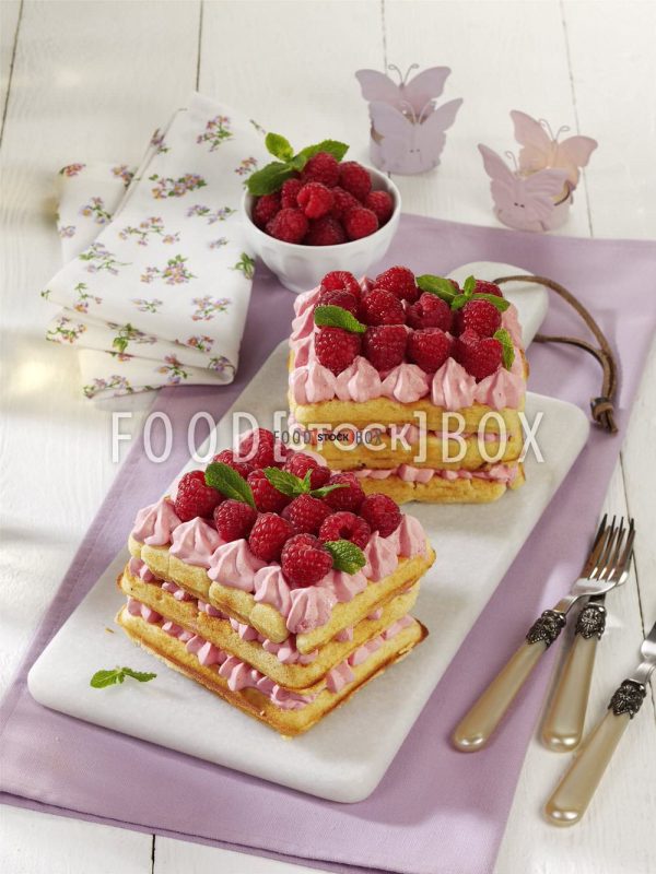 Himbeer-Waffel-Schnitte mit Joghurt