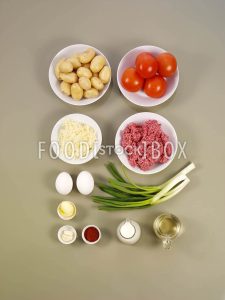Kartoffel-Auflauf mit Hackfleisch und Tomaten Step 1