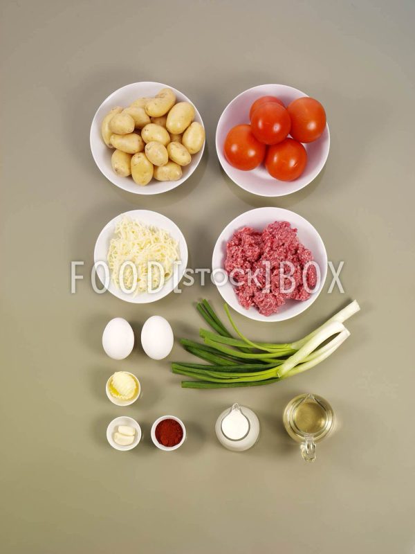 Kartoffel-Auflauf mit Hackfleisch und Tomaten Step 1