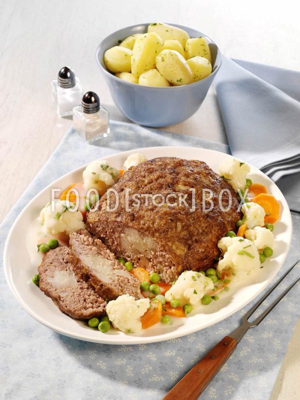 Hackbraten mit Blumenkohl-Füllung