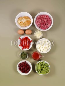 Hackbraten mit Schafskäsefüllung Step 1