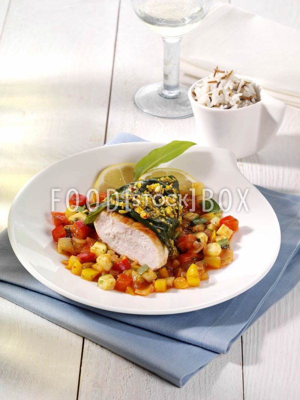 Hähnchenbrust im Bärlauchmantel mit Paprikaschote