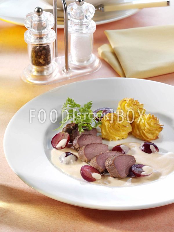 Hasenfilet in Weintraubensauce