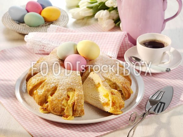 Hefekranz mit Pudding-Füllung 2