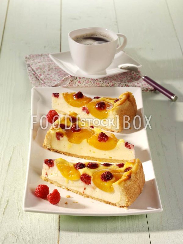 Himbeer-Aprikosen-Käsekuchen