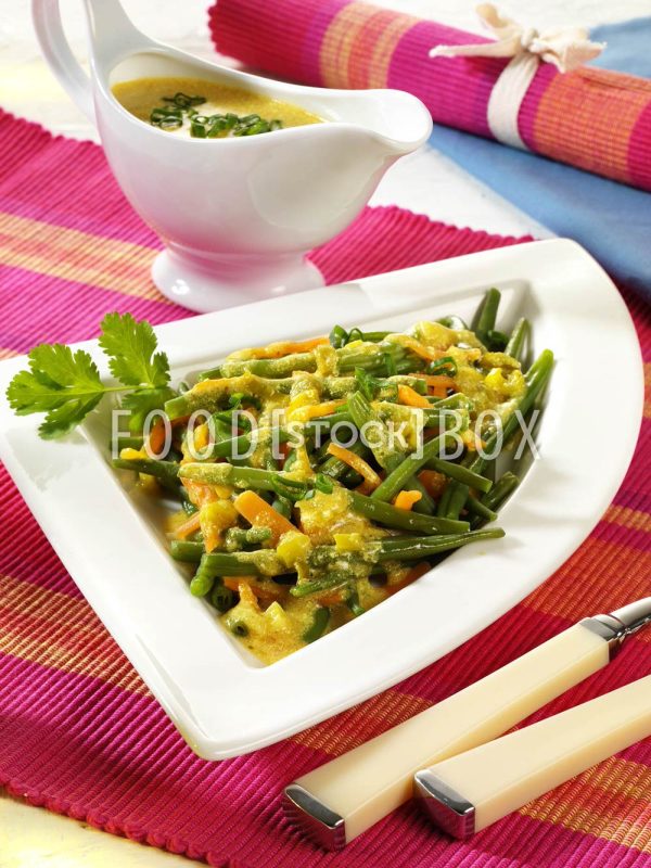 Indische Bohnen mit Joghurtsauce
