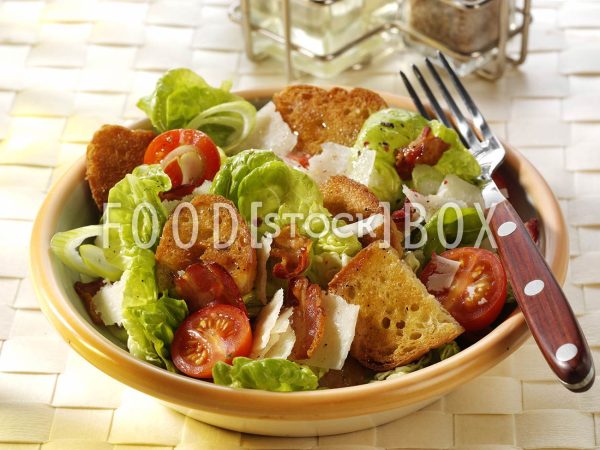 Italienischer Brotsalat