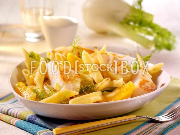 Kabeljau mit Fenchelnudeln aus der Pfanne