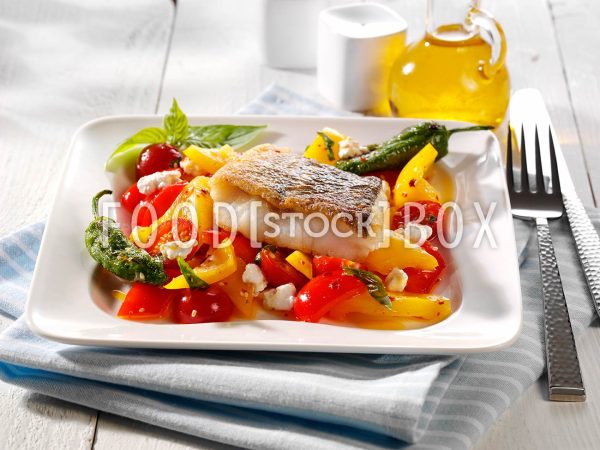 Kabeljaufilet mit Hüttenkäsesalat
