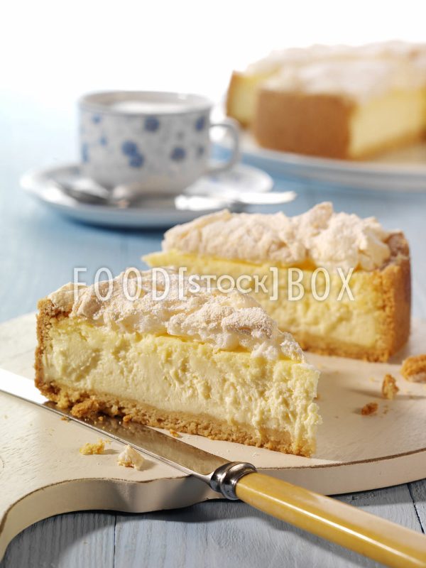 Käsekuchen mit Baiser mit Pudding