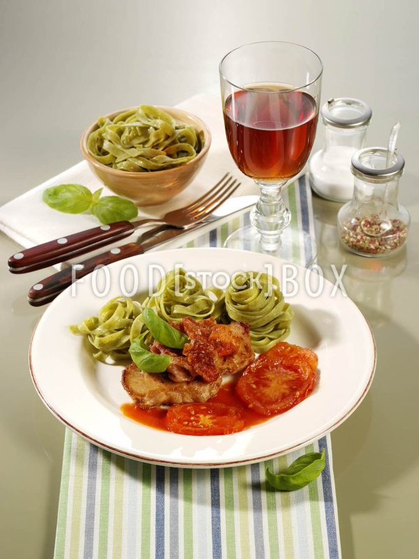 Kalbsschnitzel mit Nudeln