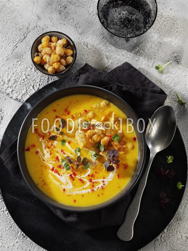 Cremige Karotten-Pastinakensuppe